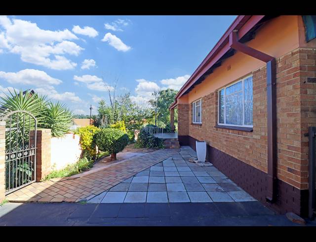 4 BEDROOM HOUSE FOR SALE IN BOSMONT